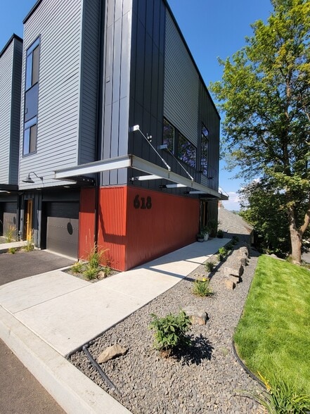 Building Photo - 618 S Denver St