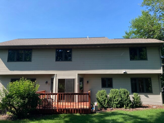 Building Photo - 1815 Essex Dr
