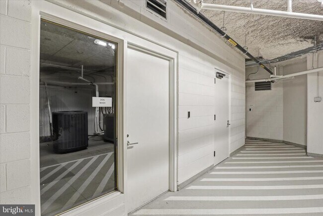 Building Photo - 1201 N Royal St