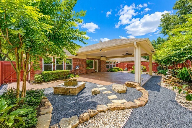 Building Photo - 15831 Laurel Cove