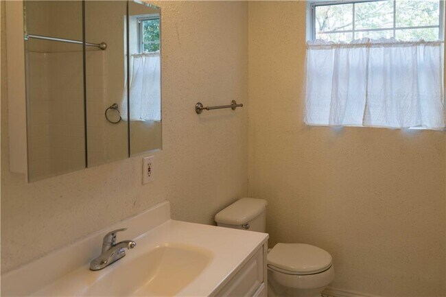 Building Photo - 1607 S 2nd St