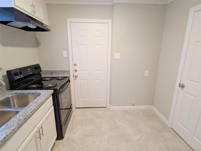 Building Photo - 505 13th St N