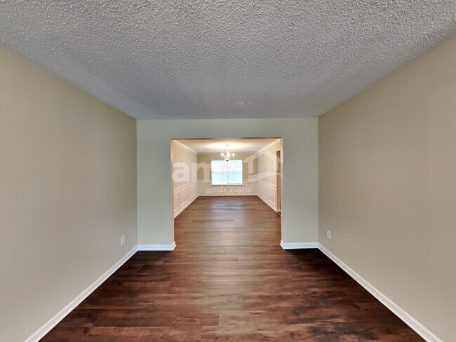 Building Photo - 4909 Lilly Stem Dr