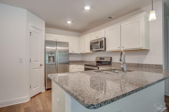 Building Photo - 161 Calvert Oaks Dr