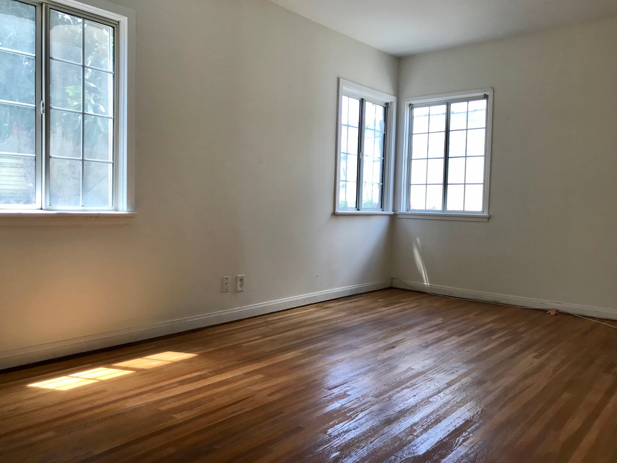 Master Bedroom - 5362 Monroe St