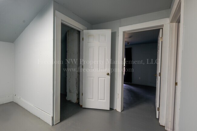 Building Photo - 6045 Skookumchuck Rd SE