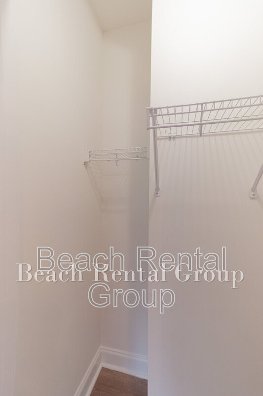 Building Photo - 2029 Silvercrest Dr