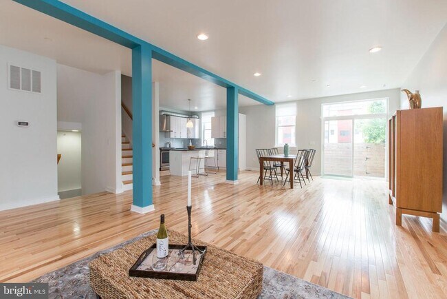 Building Photo - 3039 Baltz St