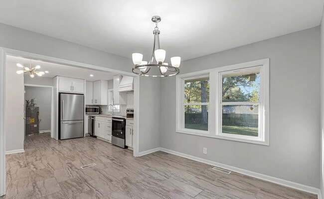 Building Photo - Coming soon, Section 8 Welcome!!! "Ranch style 3-Bed, 2-Bath Gem with 1,344 Sq Ft in Huntsville's...