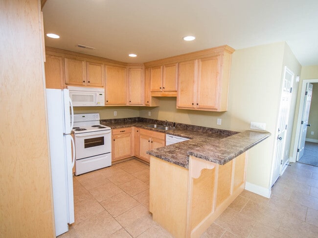 Building Photo - Minutes to Mazda Toyota and Amazon. Fenced back yard