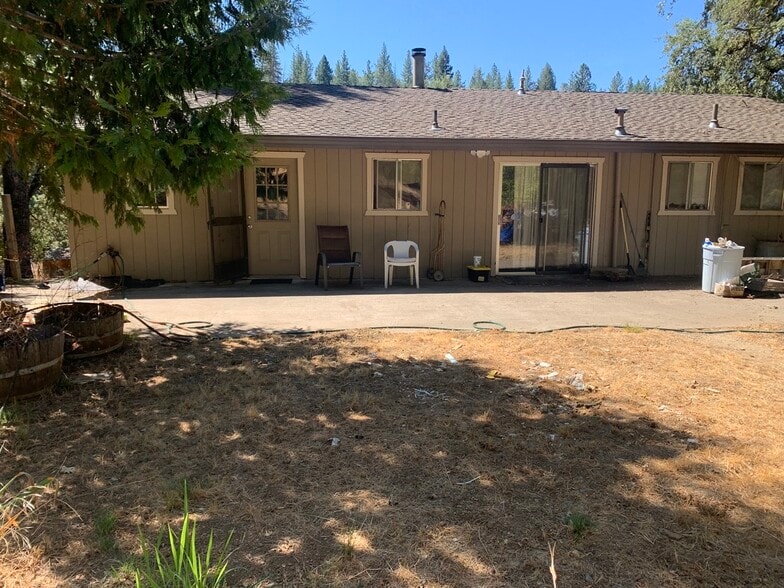 Building Photo - 4701 Park Hill Dr