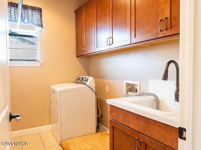 Building Photo - Beautiful Lompoc Home