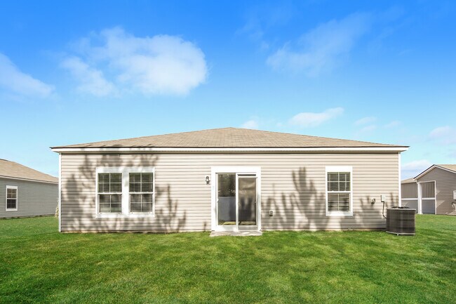 Building Photo - 2752 Desert Rose St