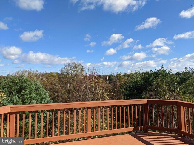 Building Photo - 8710 Stonehouse Dr