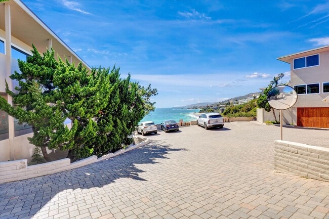 Building Photo - 13561 Table Rock Dr