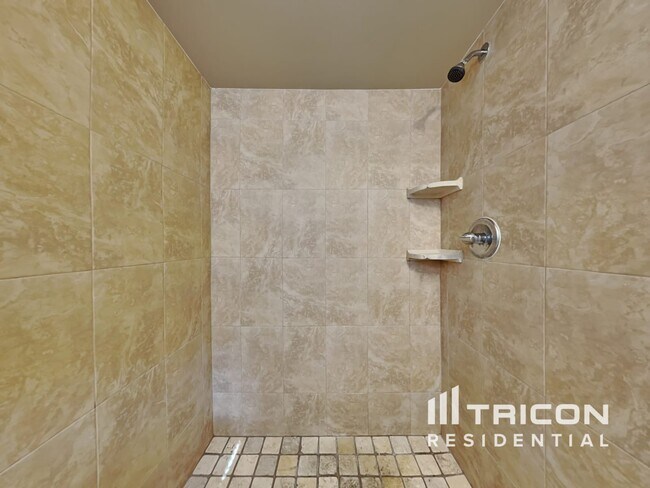 Building Photo - 10951 110th Ave N