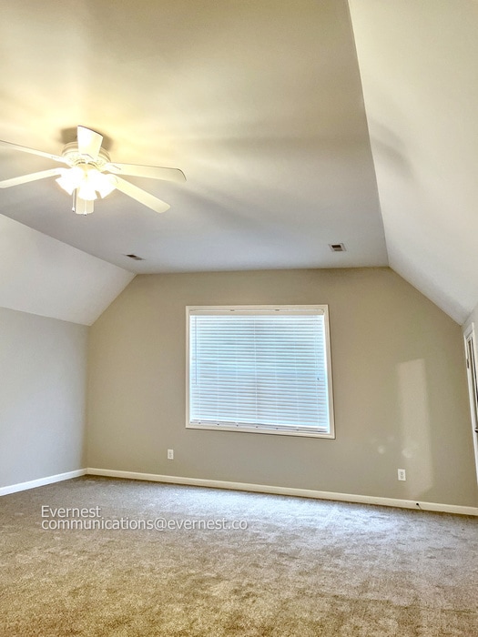 Building Photo - 1012 Golf View Way