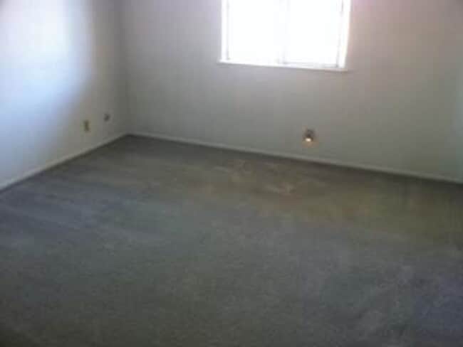 Building Photo - Spacious 2 story 4 bed. 2 bath condo
