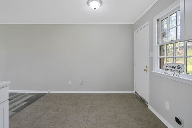 Building Photo - 4202 S Dowfield Dr