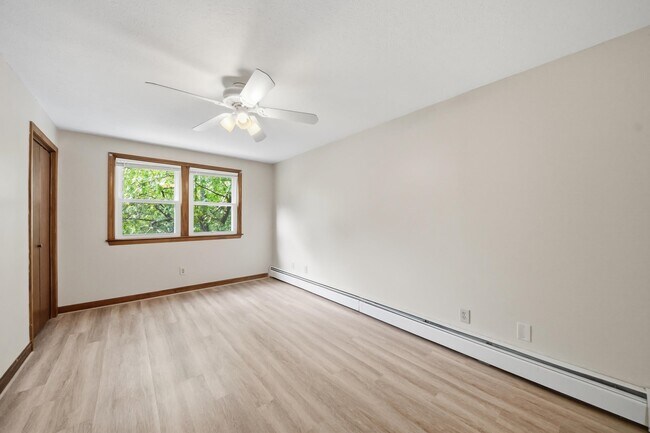 Building Photo - 33 Elwood Ave