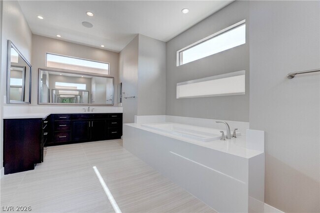 Building Photo - 86 Pristine Glen St