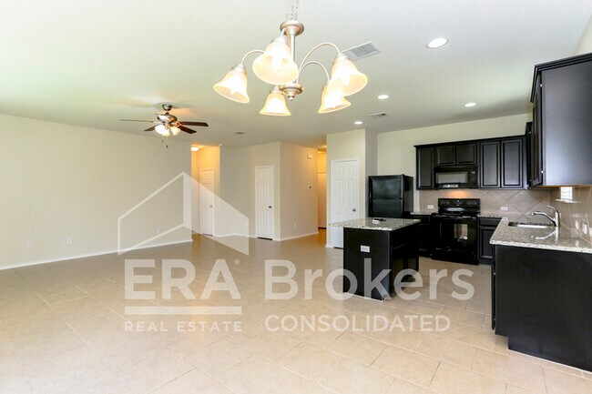 Building Photo - 8918 Night View Dr