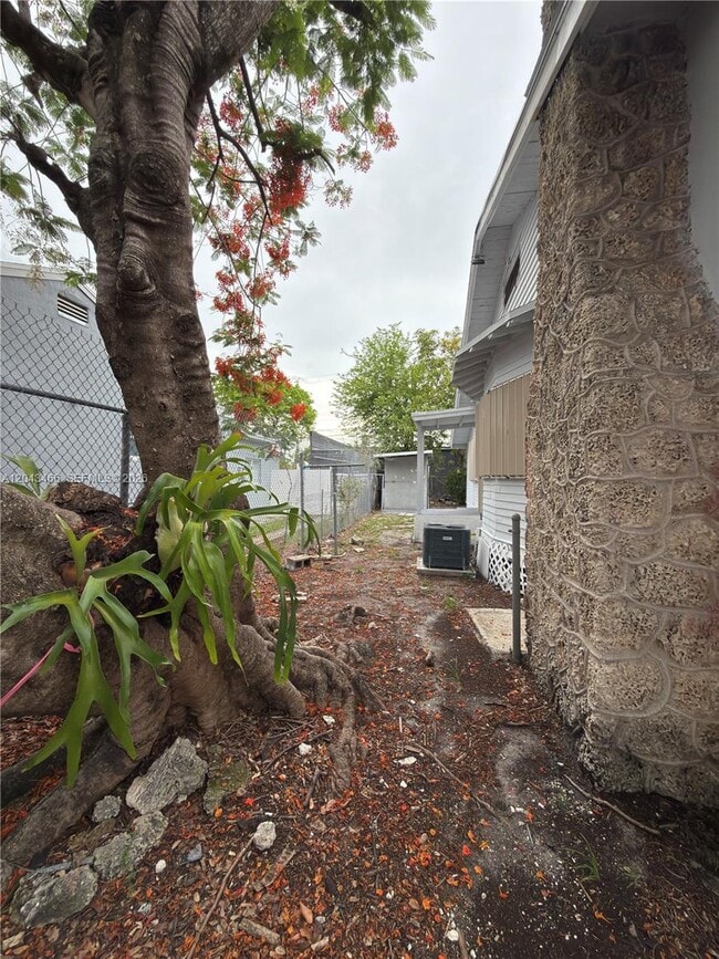 Building Photo - 103 NW 35th St