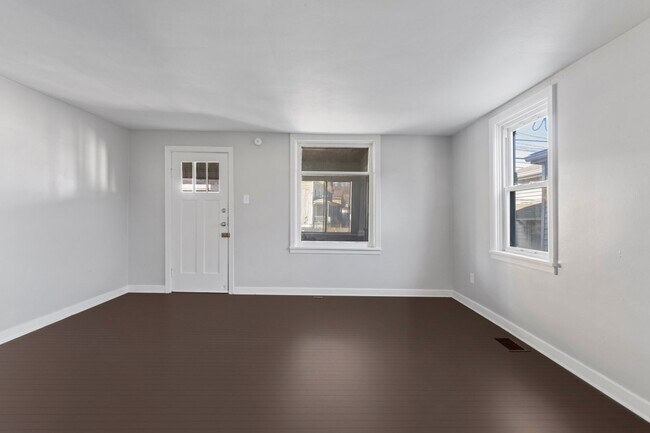 Building Photo - 113 River Ave