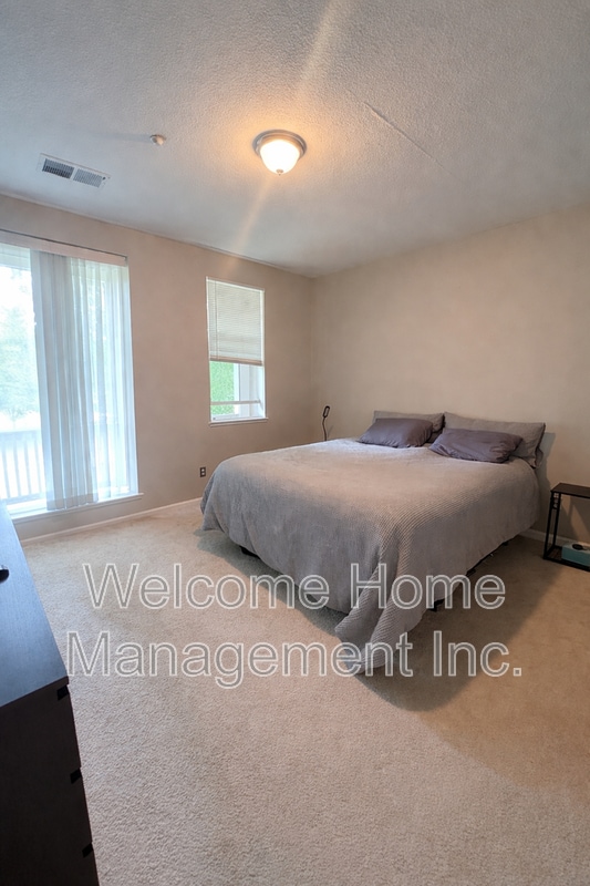 Building Photo - 6011 Daffodil Dr