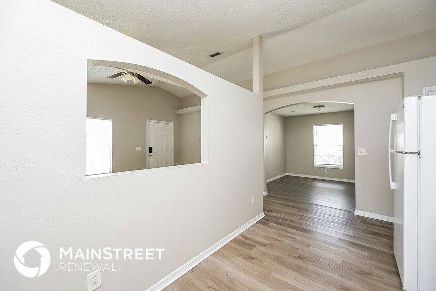 Building Photo - 1246 33rd St S