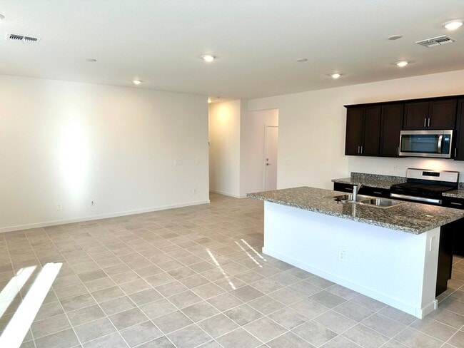 Building Photo - Almost new 4 bedroom home in Hurley Ranch