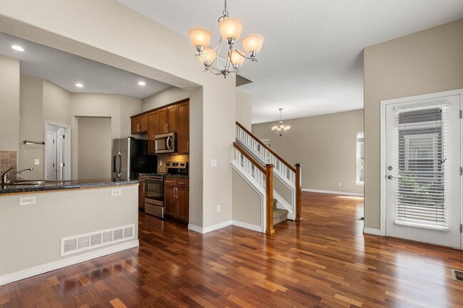 Building Photo - Spacious Townhome in Cherry Creek School District
