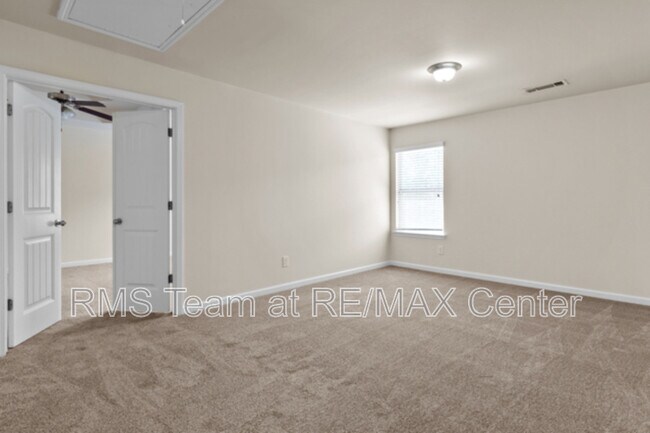 Building Photo - 3379 Gardenside Walk SW