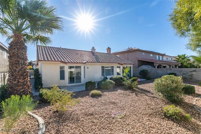 Building Photo - 1682 E Graystone Canyon Ave