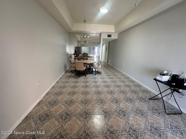 Building Photo - 744 S Orlando Ave