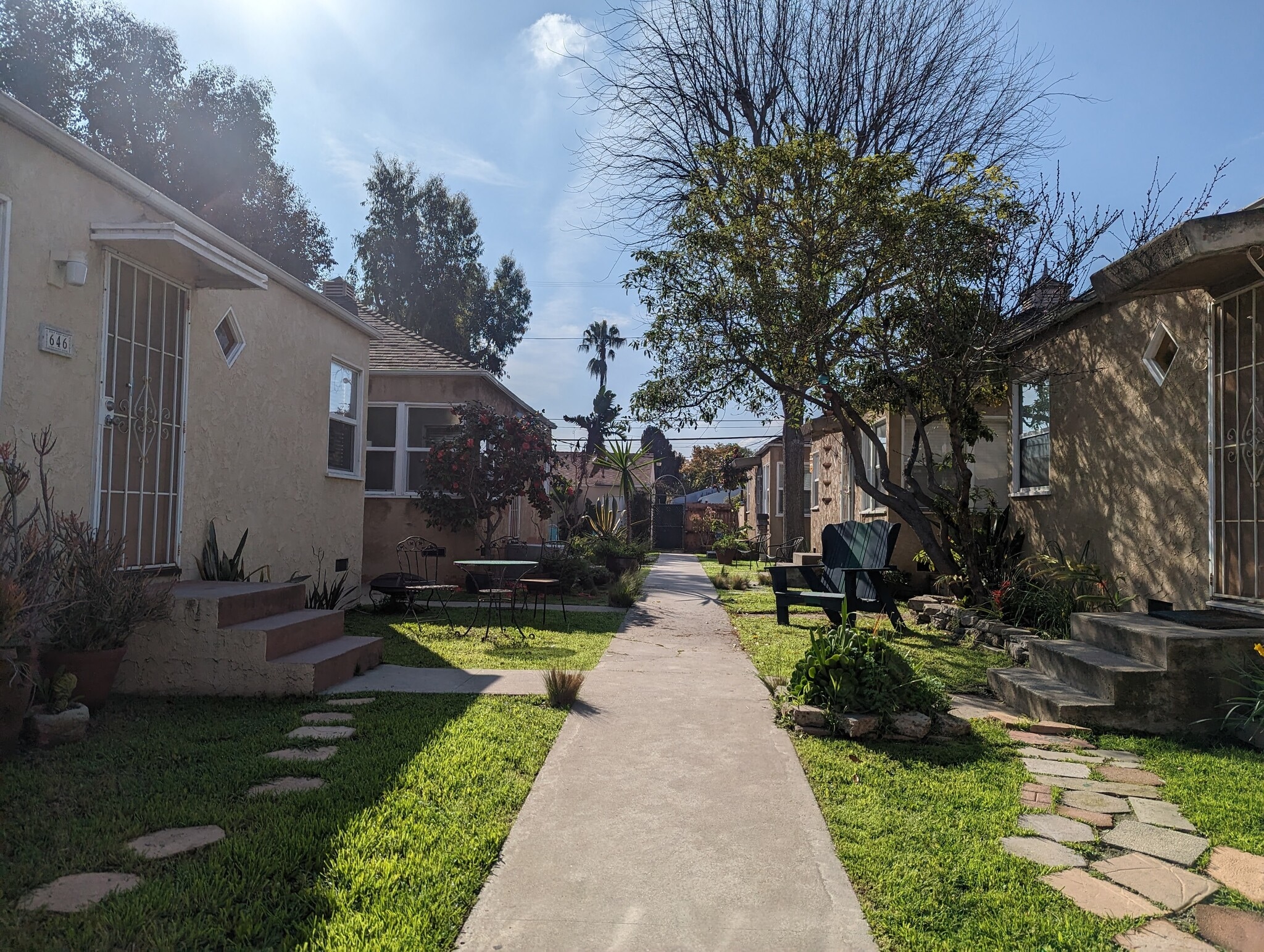 Building Photo - 648 Rose Ave