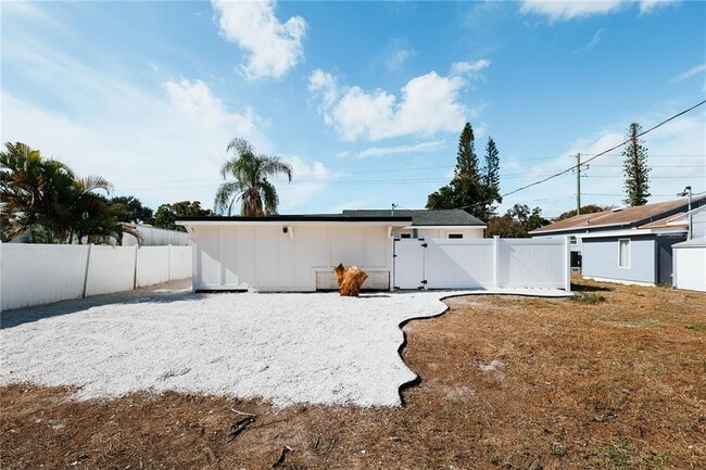 Building Photo - 908 61st St S