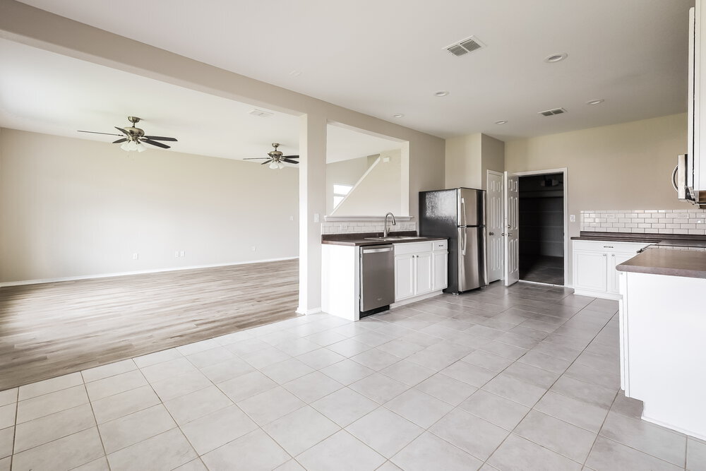 Building Photo - 12024 Silver Lining