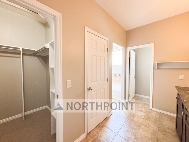Building Photo - 3 Bed 2 Bath townhome near Jordan River Park!