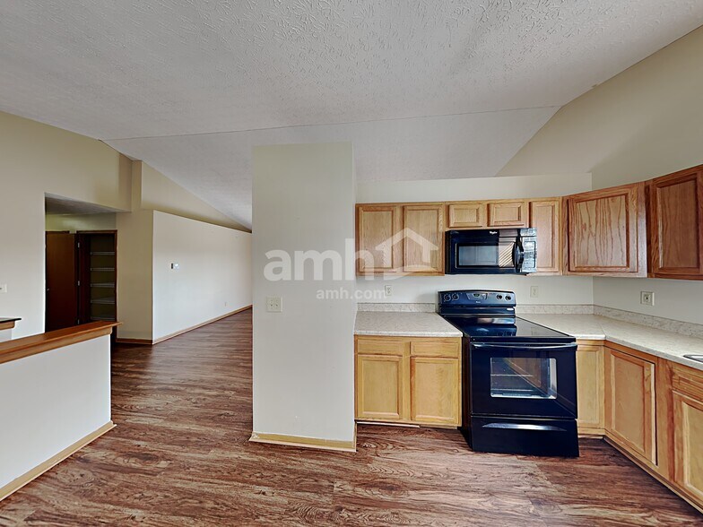 Building Photo - 6811 Magdalena Ln