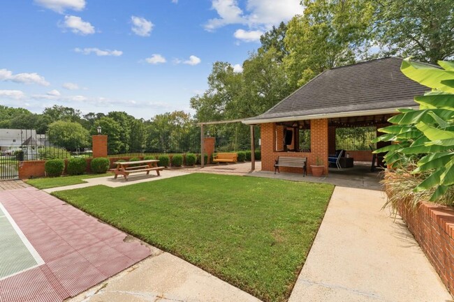 Building Photo - 4101 Lakeland Hills Dr