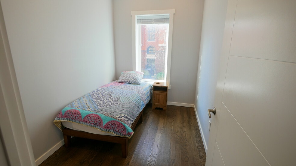 3rd bedroom - 831 3rd St NE