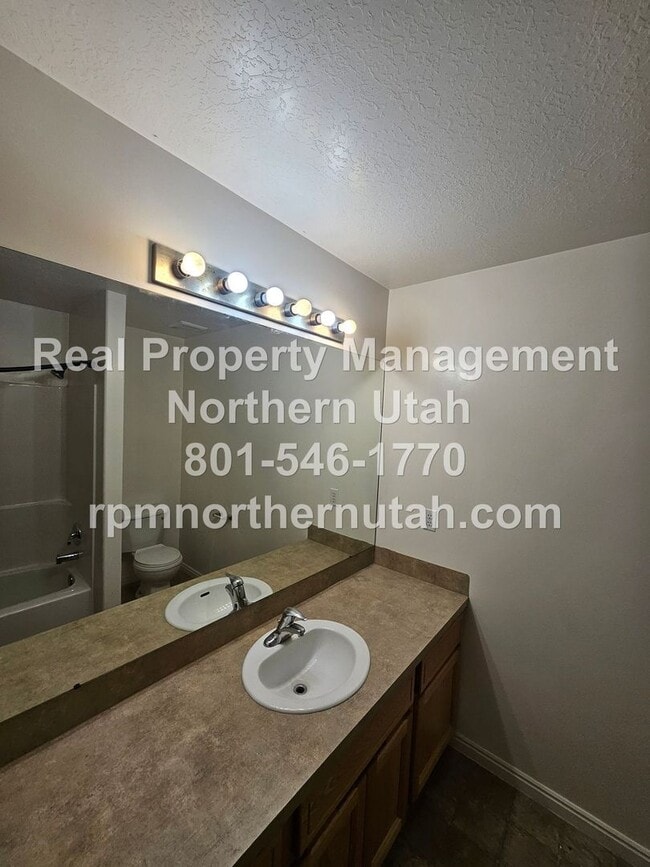 Building Photo - 3 Bedroom Home Coming Available in Ogden