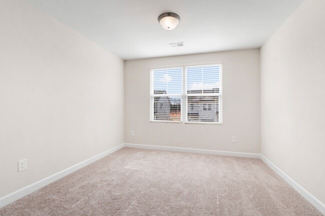 Building Photo - Charming 3BR Townhome in the Sought-After Springvale Community!