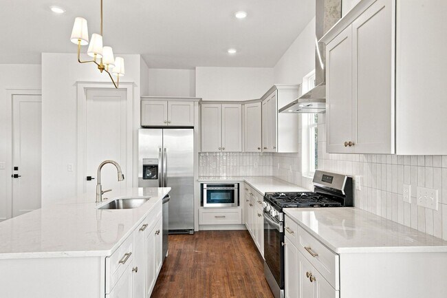 Building Photo - 508 Waycross Dr