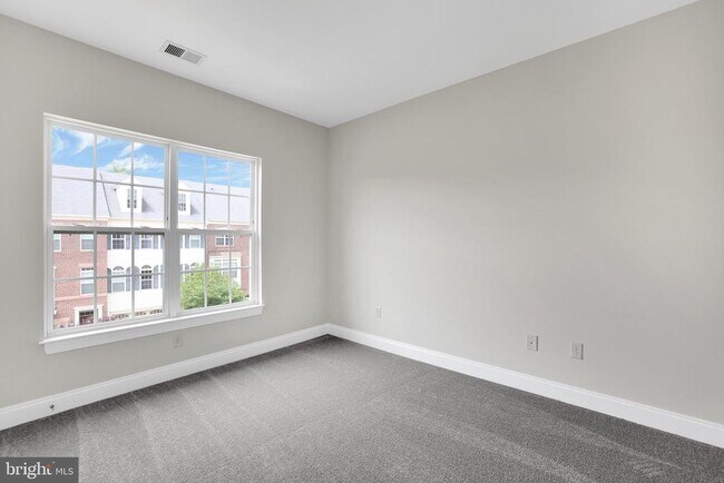 Building Photo - 9769 Northern Lakes Ln