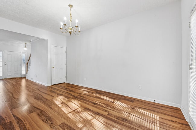 Building Photo - 115 Benfield Cir SE