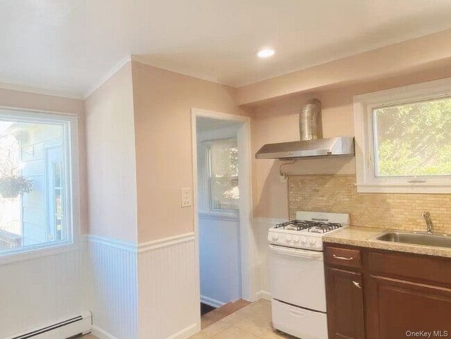 Building Photo - 11 Edgewood Pl