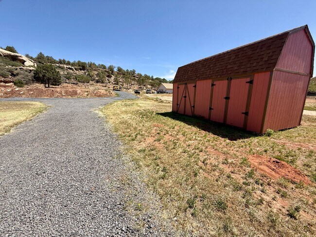 Building Photo - 4-BR Home with Horse Privileges in Apple Valley