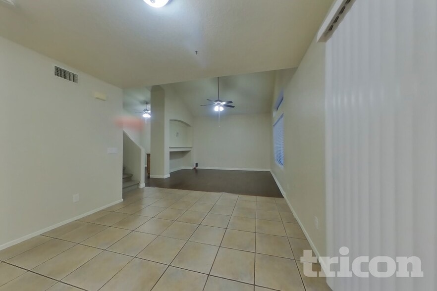 Building Photo - 16286 N 159th Dr